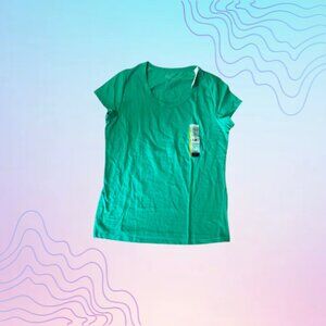 NO BOUNDARIES Kelly Green Tee NWT